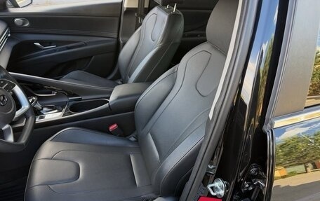 Hyundai Elantra, 2023 год, 1 700 000 рублей, 16 фотография