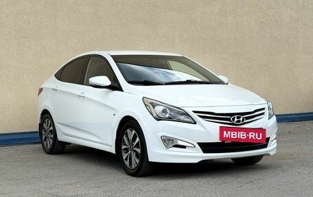 Hyundai Solaris II рестайлинг, 2015 год, 1 100 000 рублей, 3 фотография