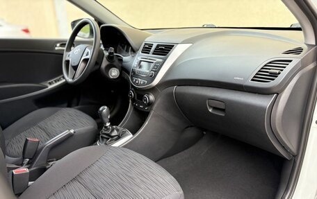 Hyundai Solaris II рестайлинг, 2015 год, 1 100 000 рублей, 11 фотография