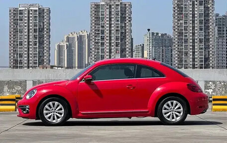 Volkswagen Beetle, 2018 год, 1 340 000 рублей, 2 фотография