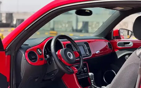 Volkswagen Beetle, 2018 год, 1 340 000 рублей, 10 фотография