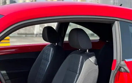 Volkswagen Beetle, 2018 год, 1 340 000 рублей, 11 фотография