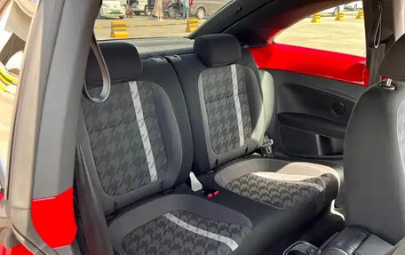 Volkswagen Beetle, 2018 год, 1 340 000 рублей, 14 фотография