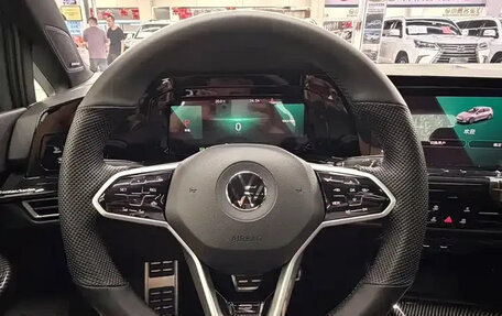 Volkswagen Golf VIII, 2022 год, 1 840 000 рублей, 18 фотография