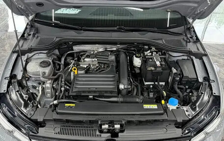 Volkswagen Golf VIII, 2022 год, 1 840 000 рублей, 13 фотография