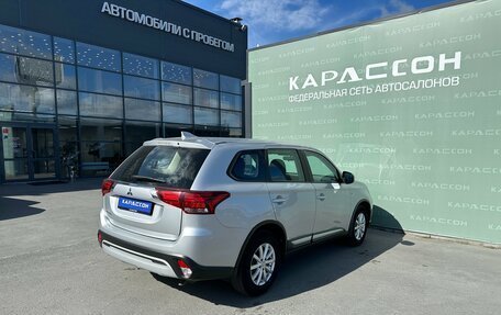 Mitsubishi Outlander III рестайлинг 3, 2020 год, 2 400 000 рублей, 2 фотография