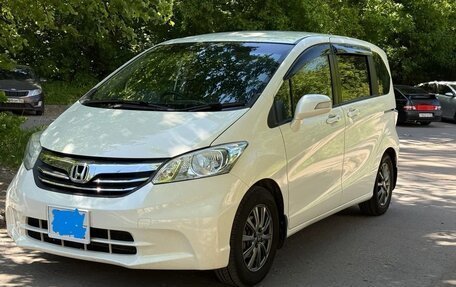 Honda Freed I, 2012 год, 880 000 рублей, 3 фотография
