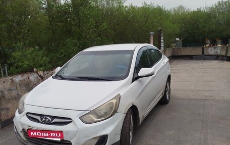 Hyundai Solaris II рестайлинг, 2012 год, 480 000 рублей, 3 фотография