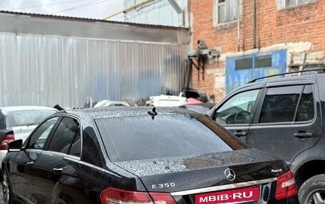 Mercedes-Benz E-Класс, 2011 год, 1 600 000 рублей, 2 фотография
