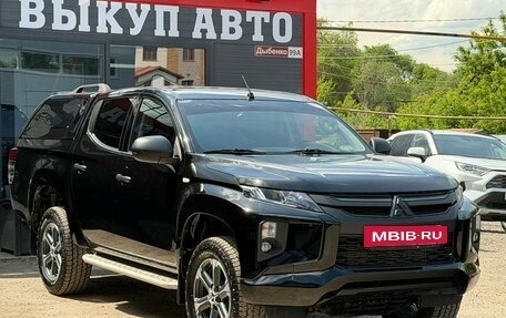 Mitsubishi L200 IV рестайлинг, 2021 год, 2 290 000 рублей, 2 фотография