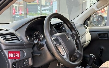 Mitsubishi L200 IV рестайлинг, 2021 год, 2 290 000 рублей, 15 фотография