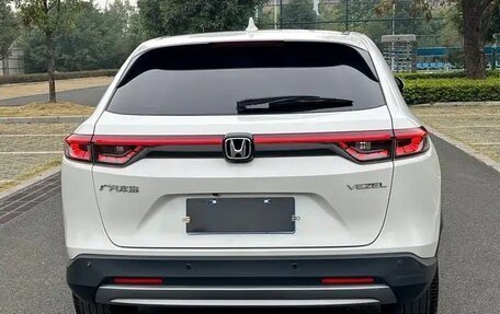 Honda Vezel, 2023 год, 1 821 000 рублей, 5 фотография