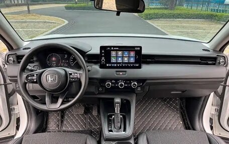 Honda Vezel, 2023 год, 1 821 000 рублей, 16 фотография