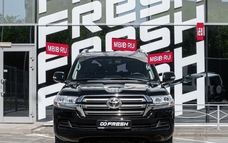 Toyota Land Cruiser 200, 2016 год, 4 450 000 рублей, 3 фотография