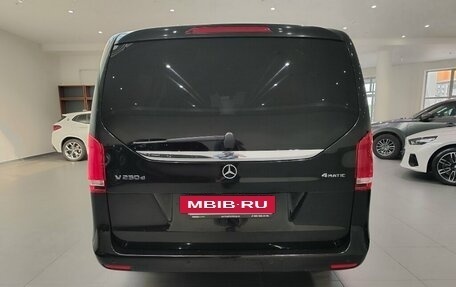 Mercedes-Benz V-Класс, 2019 год, 3 380 000 рублей, 5 фотография