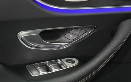 Mercedes-Benz E-Класс, 2020 год, 4 400 000 рублей, 33 фотография