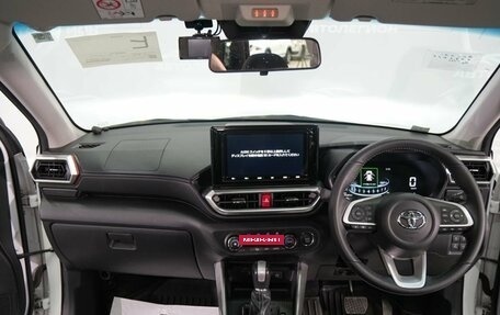 Toyota Raize I, 2021 год, 2 000 000 рублей, 9 фотография