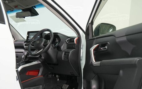 Toyota Raize I, 2021 год, 2 000 000 рублей, 26 фотография