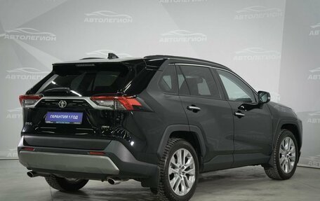 Toyota RAV4, 2019 год, 2 940 000 рублей, 5 фотография