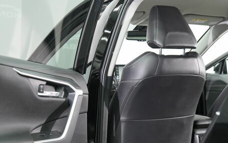 Toyota RAV4, 2019 год, 2 940 000 рублей, 9 фотография