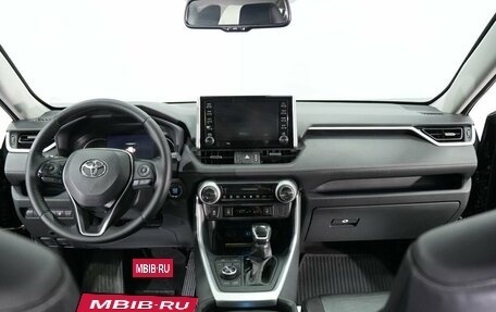 Toyota RAV4, 2019 год, 2 940 000 рублей, 16 фотография