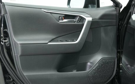 Toyota RAV4, 2019 год, 2 940 000 рублей, 19 фотография