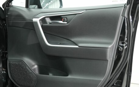 Toyota RAV4, 2019 год, 2 940 000 рублей, 17 фотография