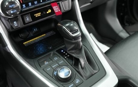 Toyota RAV4, 2019 год, 2 940 000 рублей, 30 фотография