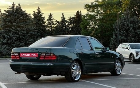 Mercedes-Benz E-Класс, 1996 год, 550 000 рублей, 5 фотография