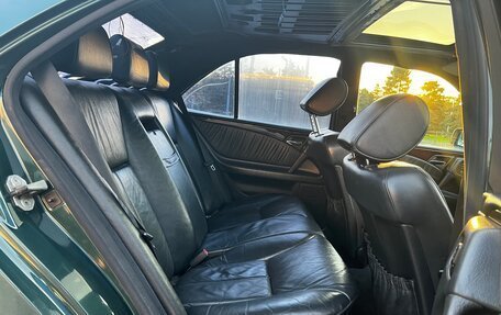 Mercedes-Benz E-Класс, 1996 год, 550 000 рублей, 10 фотография
