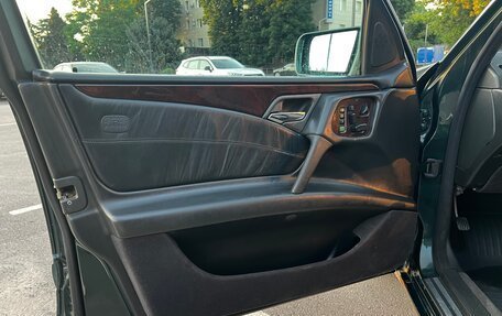 Mercedes-Benz E-Класс, 1996 год, 550 000 рублей, 14 фотография