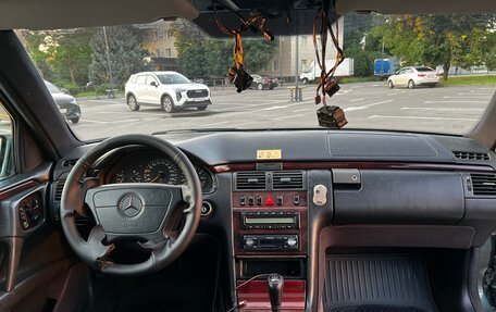 Mercedes-Benz E-Класс, 1996 год, 550 000 рублей, 11 фотография