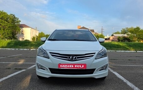 Hyundai Solaris II рестайлинг, 2015 год, 1 030 000 рублей, 4 фотография