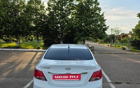 Hyundai Solaris II рестайлинг, 2015 год, 1 030 000 рублей, 10 фотография
