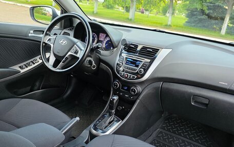 Hyundai Solaris II рестайлинг, 2015 год, 1 030 000 рублей, 14 фотография