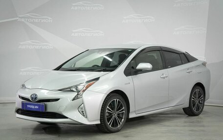 Toyota Prius IV XW50, 2017 год, 1 530 000 рублей, 2 фотография