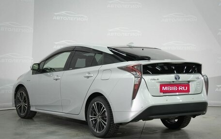 Toyota Prius IV XW50, 2017 год, 1 530 000 рублей, 7 фотография