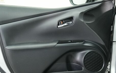 Toyota Prius IV XW50, 2017 год, 1 530 000 рублей, 15 фотография