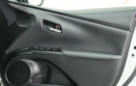 Toyota Prius IV XW50, 2017 год, 1 530 000 рублей, 17 фотография