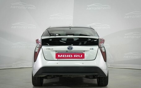Toyota Prius IV XW50, 2017 год, 1 530 000 рублей, 6 фотография