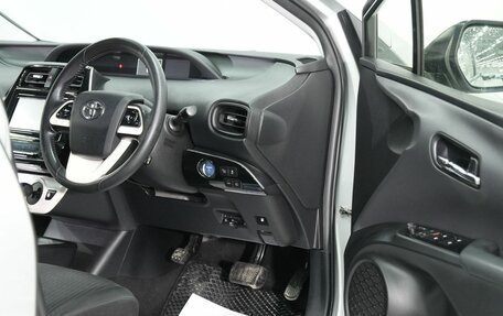 Toyota Prius IV XW50, 2017 год, 1 530 000 рублей, 18 фотография