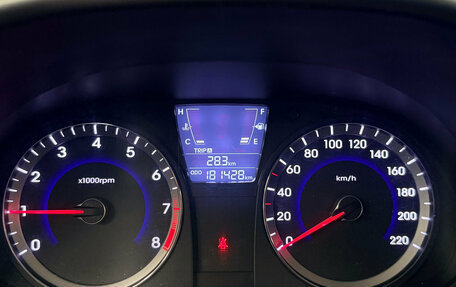 Hyundai Solaris II рестайлинг, 2011 год, 590 000 рублей, 10 фотография
