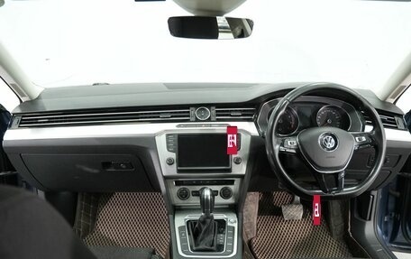 Volkswagen Passat B8 рестайлинг, 2015 год, 1 570 000 рублей, 14 фотография