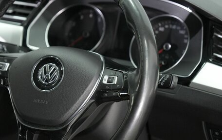 Volkswagen Passat B8 рестайлинг, 2015 год, 1 570 000 рублей, 20 фотография
