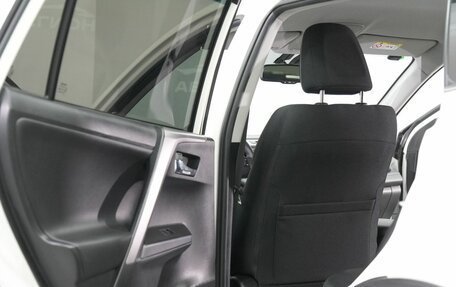 Toyota RAV4, 2017 год, 2 670 000 рублей, 11 фотография