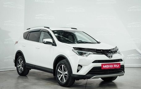 Toyota RAV4, 2017 год, 2 670 000 рублей, 4 фотография
