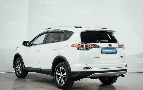 Toyota RAV4, 2017 год, 2 670 000 рублей, 5 фотография