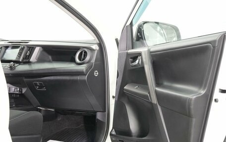 Toyota RAV4, 2017 год, 2 670 000 рублей, 16 фотография