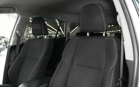 Toyota RAV4, 2017 год, 2 670 000 рублей, 24 фотография