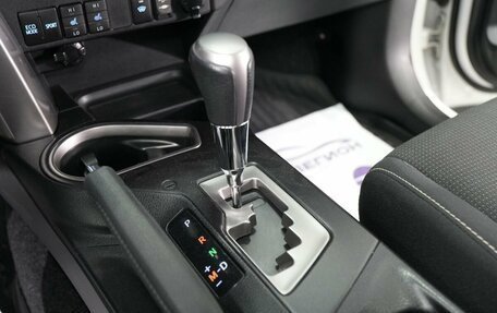 Toyota RAV4, 2017 год, 2 670 000 рублей, 28 фотография